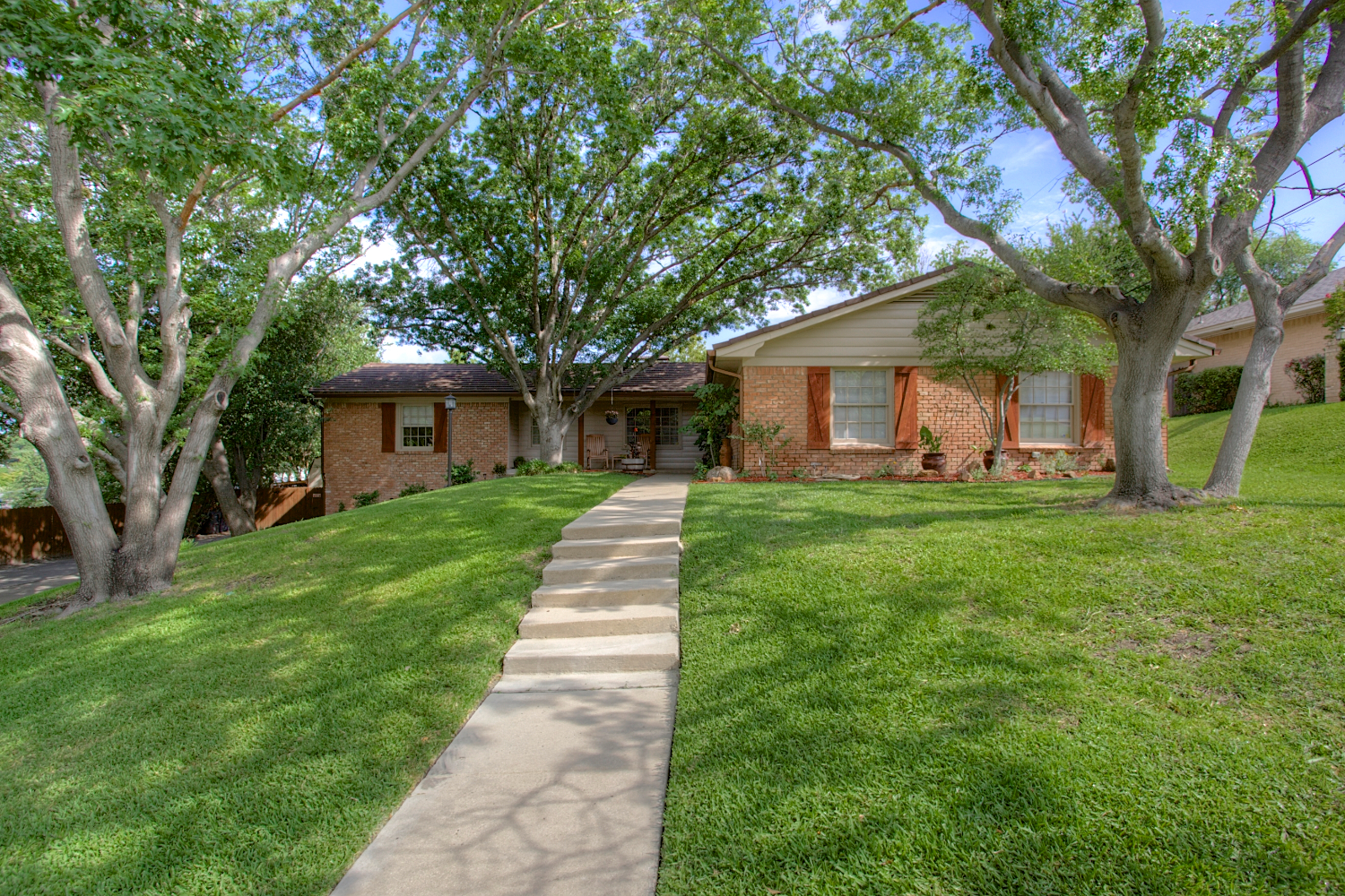 Featured image for “SOLD! – Fort Worth Ridgmar Home 76116”
