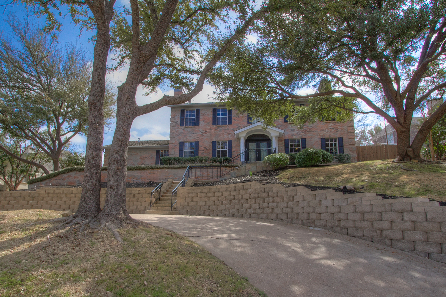 Featured image for “Benbrook Mont Del Estates Home For Sale – 76132”