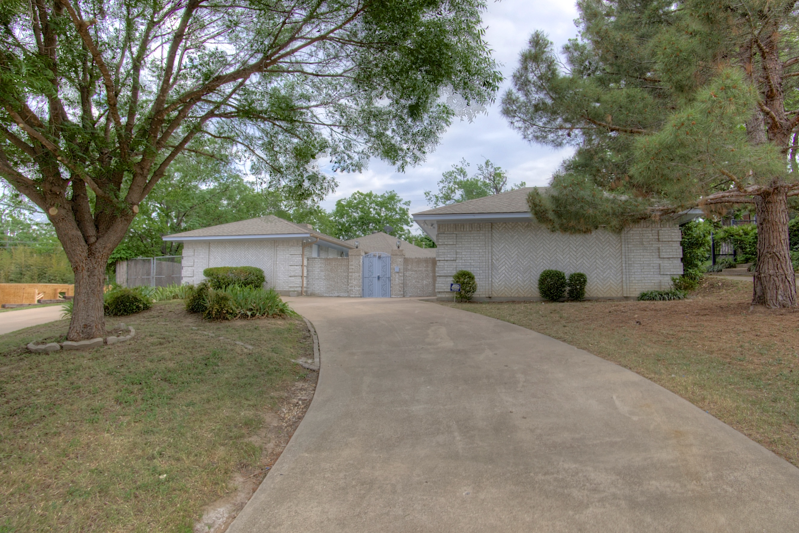 Featured image for “Fort Worth Mistletoe Heights Home For Sale – 76110”
