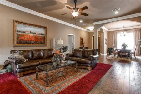 Pecan Plantation Home for Sale - living and dining area