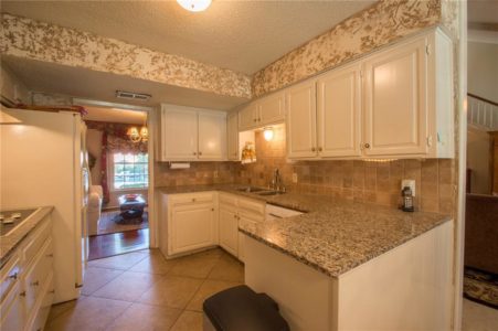 Benbrook Mont Del Home For Sale - Kitchen